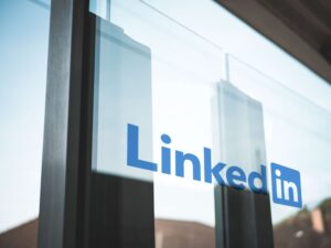 Descubre el perfil de audiencia de LinkedIn y analiza si tu empresa debe estar en este canal