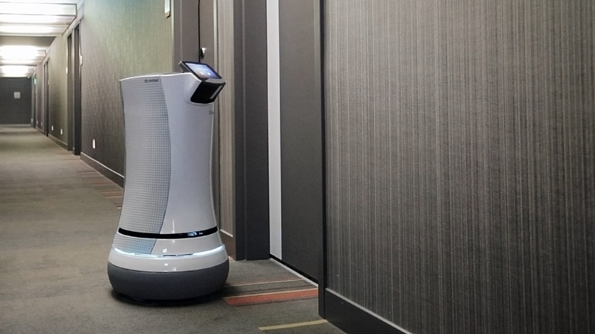 Los hoteles aplican el machine learning y los robots para la atención al cliente